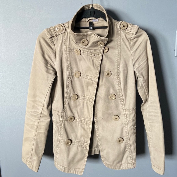 H&M Light Jacket π§₯ - Picture 1 of 5